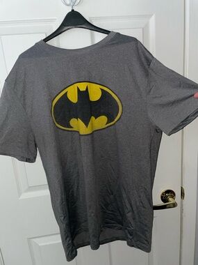 Batman Logo Short Sleeve Tee - Gray/Yellow
